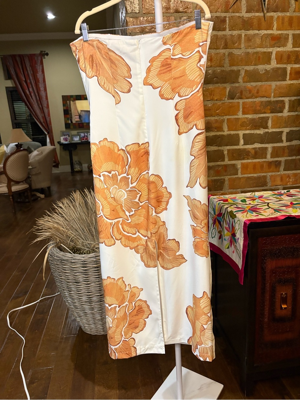Cream & Orange Floral Strapless Dress - Picture 6 of 9